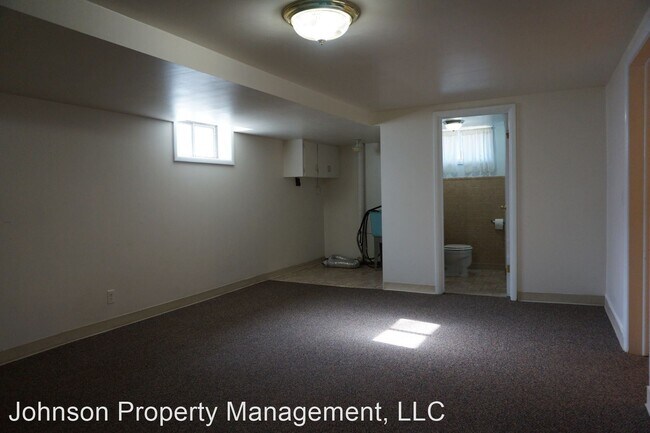 Building Photo - 3 br, 2 bath House - 2427 W. Rockwell Ave.