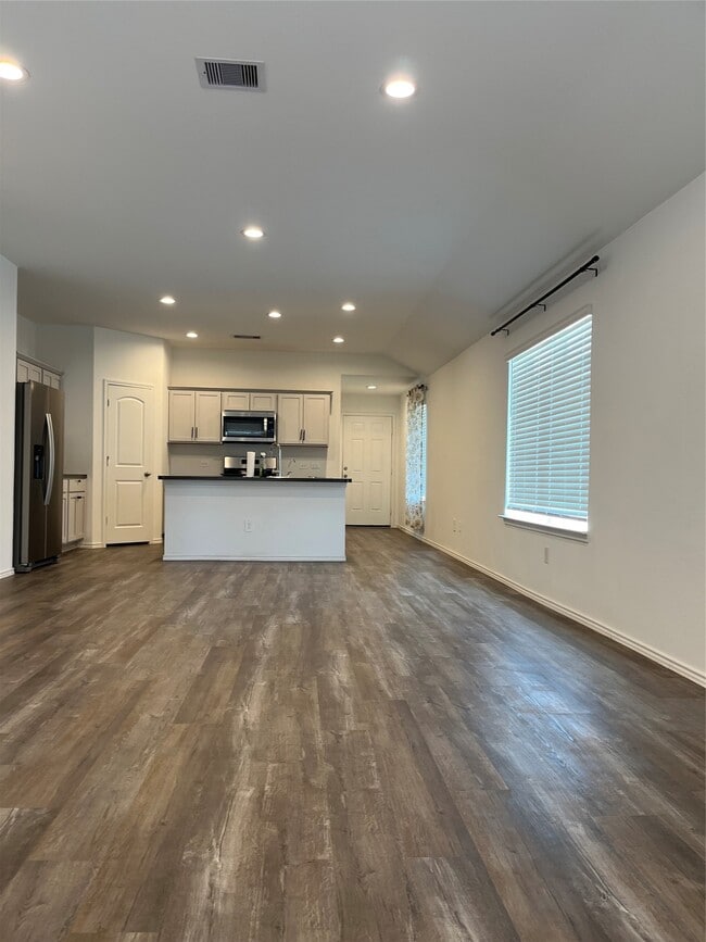 Building Photo - 24203 Saddlestone Green Dr