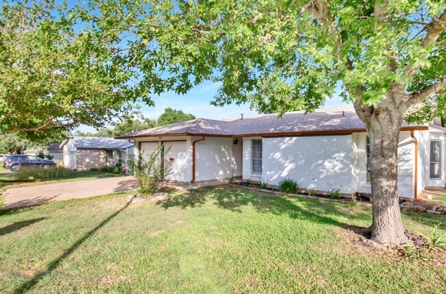 Building Photo - 3109 Monument Dr