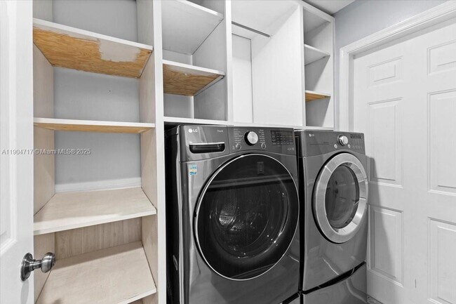 Building Photo - 642 Heritage Dr