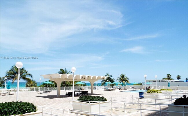 Building Photo - 5701 Collins Ave