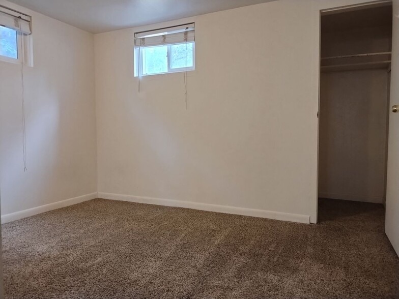 Building Photo - 2045 6th Ave