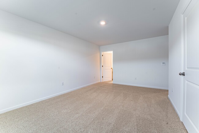 Building Photo - 390 Freestall Dr