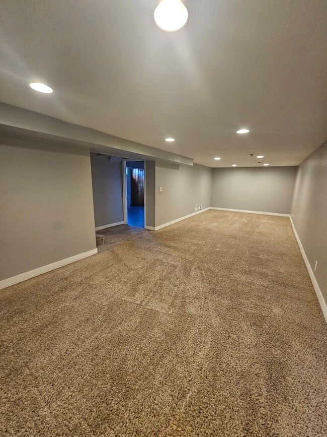 Building Photo - MOVE IN SPECIAL! There is a $25 fee per ap...