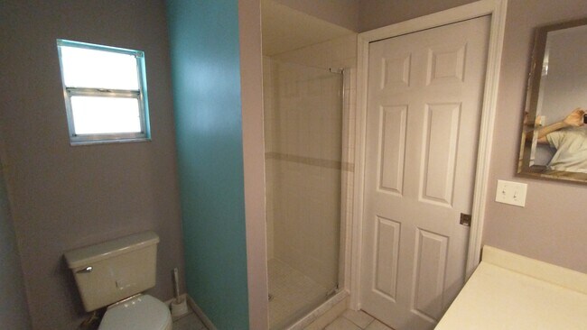 Master Bathroom - 505 Devonshire St