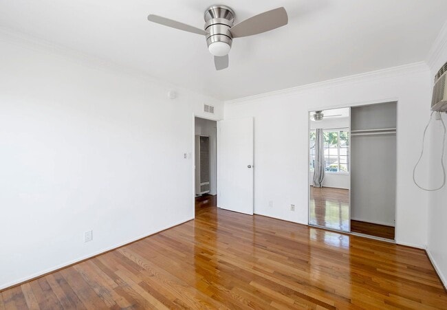 Building Photo - 1008 N Stanley Ave