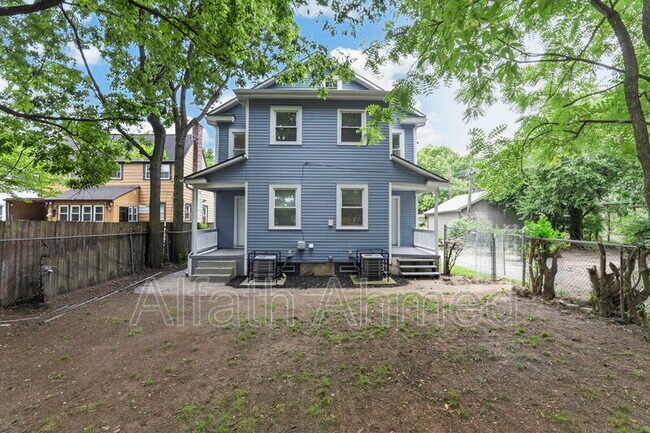 Building Photo - 1770 Kent St