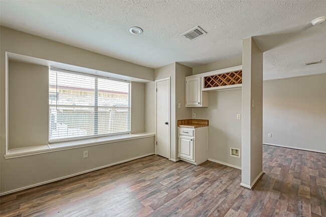 Building Photo - 923 Mayweather Ln