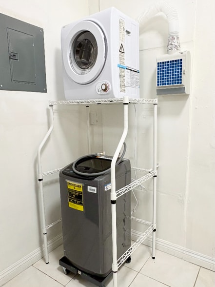 Building Photo - 2177 W Crestwood Ln