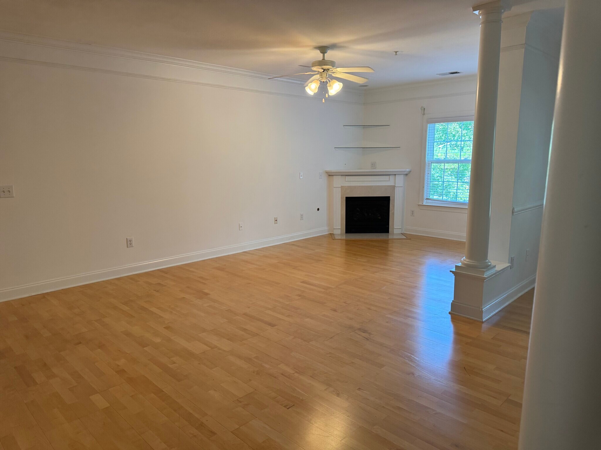Building Photo - 1025 Riverland Woods Pl