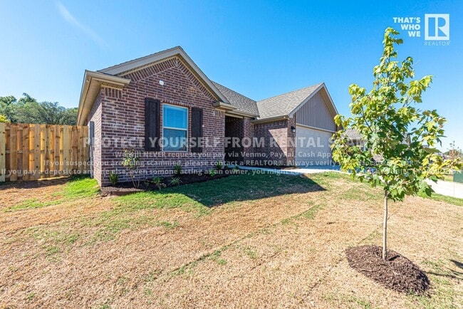 Building Photo - 729 Quartzite Ave