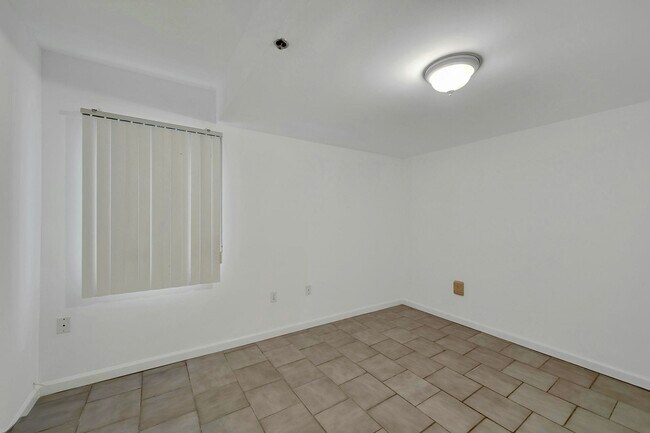 Building Photo - 6410 Madison St