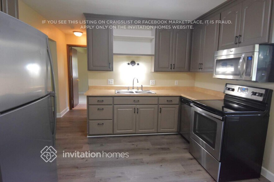 Building Photo - 4230 Diamond Dr