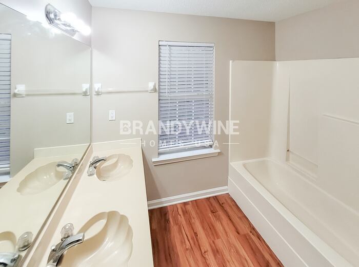 Building Photo - 3962 Sunset Lake Cove