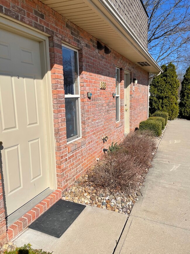 Brick - 838 Harris Ave