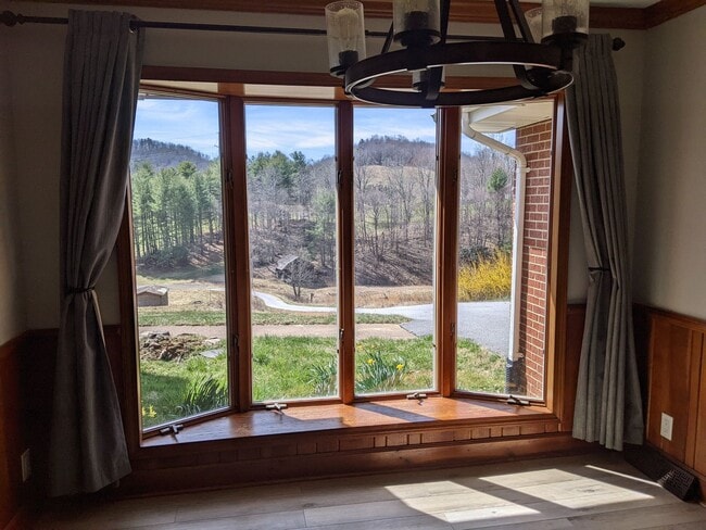 Building Photo - 5990 Idlewild Rd