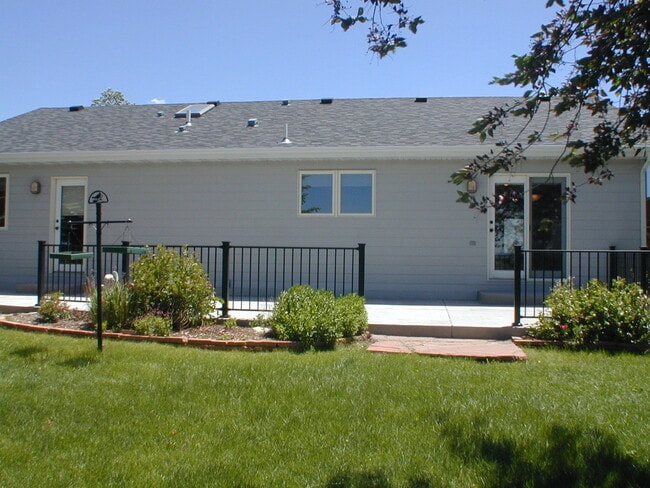 Building Photo - 314 Savannah Dr