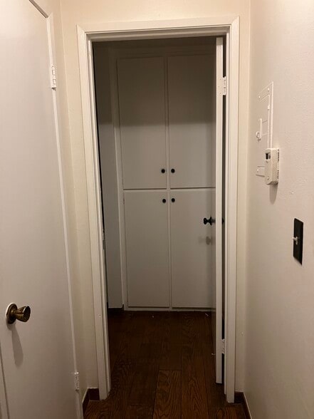 Hallway - 23314 Sesame Street