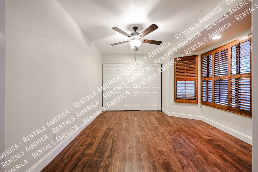 Building Photo - 5131 N 18th St