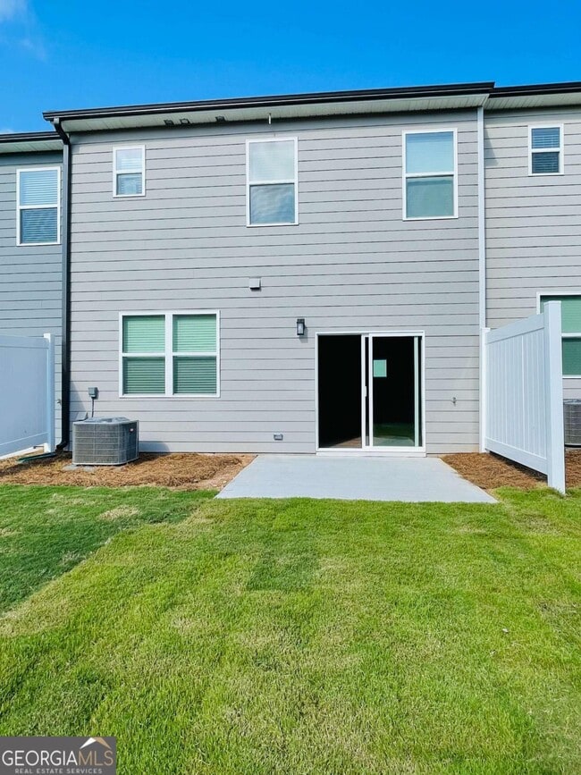 Building Photo - 160 Founders Dr