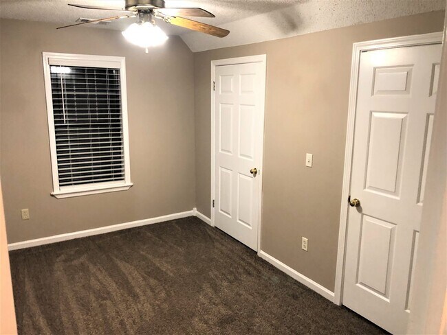 Building Photo - For Rent – 1203 Golfcourse Drive, Jonesboro, AR 72404