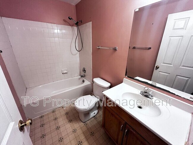 Building Photo - 7952 118th St