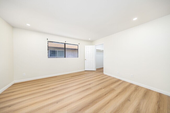 Building Photo - SPACIOUS 3 BED 2BATH UNIT LOCATED IN DESIRABLE MONTEREY PARK LOCATION!!