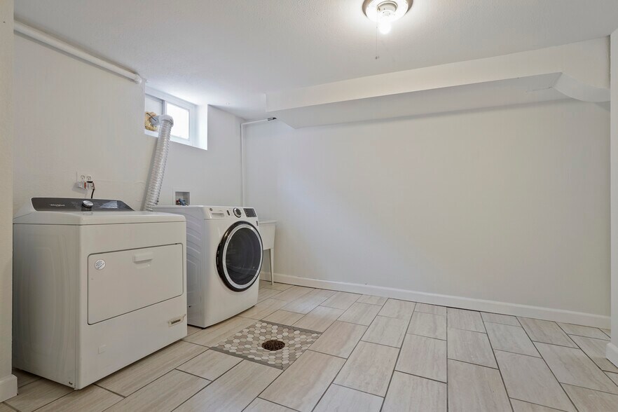 Full laundry room - 1173 Dayton St