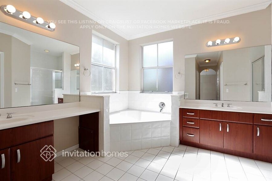 Building Photo - 14004 SW 154th St