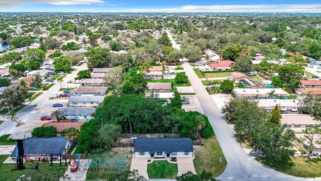 Building Photo - 1521 Swordbill Dr