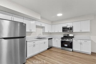 Building Photo - 1002 Lombard Dr