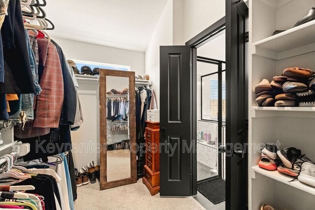 Building Photo - 2805 Crystal Creek Dr