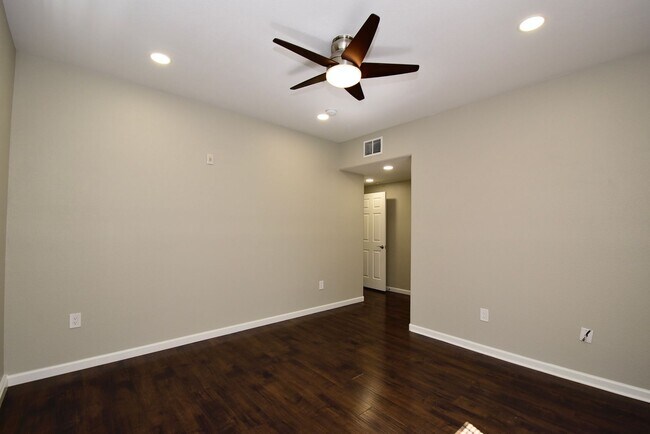 Building Photo - UPGRADED LOVELY 2 BED 2 BATH CONDO AT VISTANA