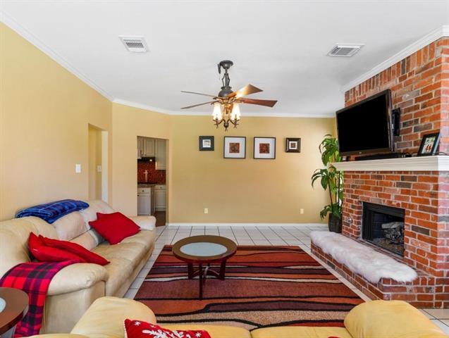 Building Photo - 2116 Houlton Ln