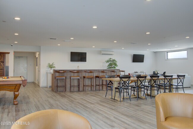 Building Photo - 258 Morris Ave