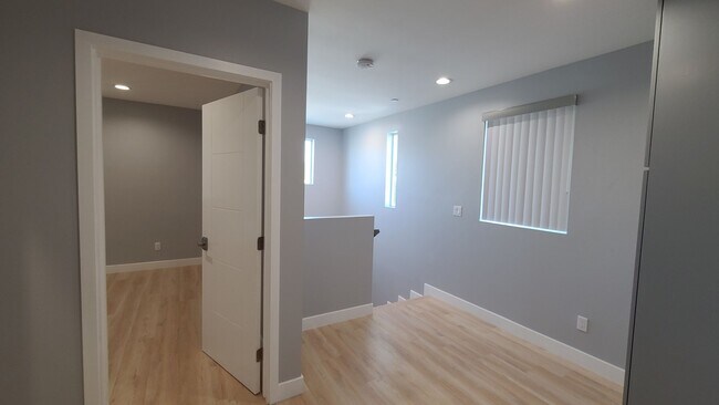 Building Photo - 84(142-144 1/2)