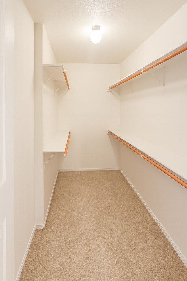 Building Photo - 5 Bedroom, 2.5 bath in Killeen