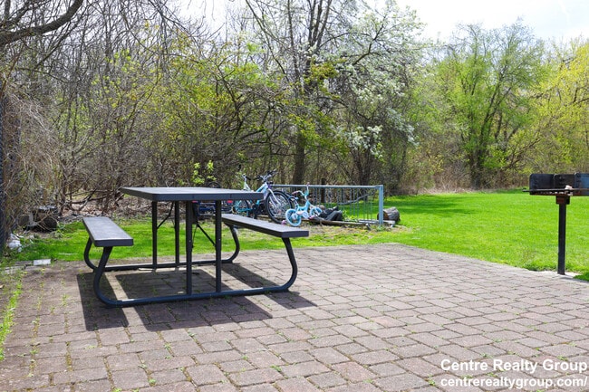 Building Photo - 33 Westgate Rd