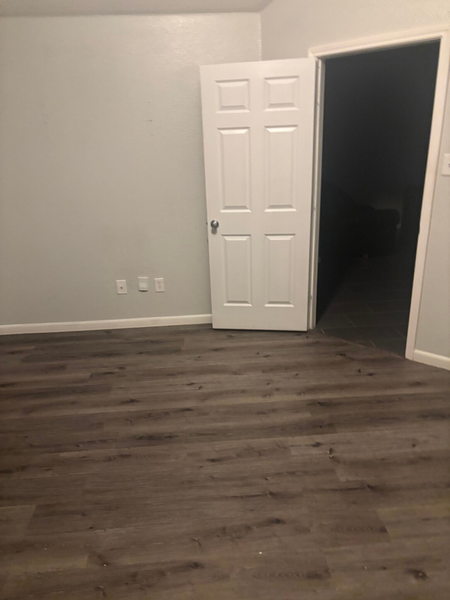 Building Photo - 213 Larkspur Dr