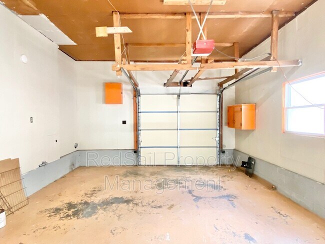 Building Photo - 729 Milton Dr