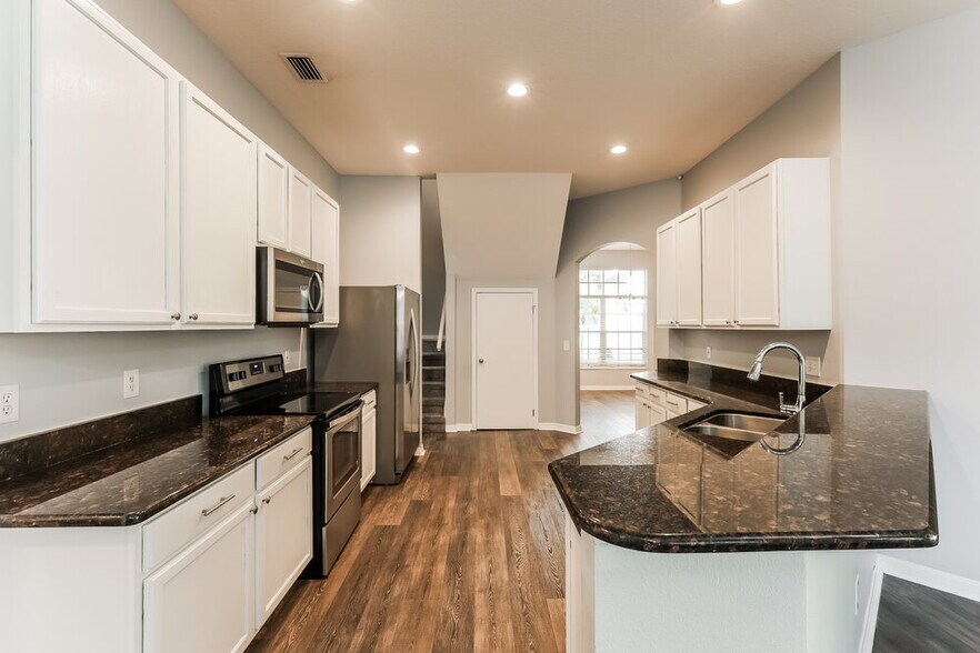Building Photo - 812 Hickory Glen Dr