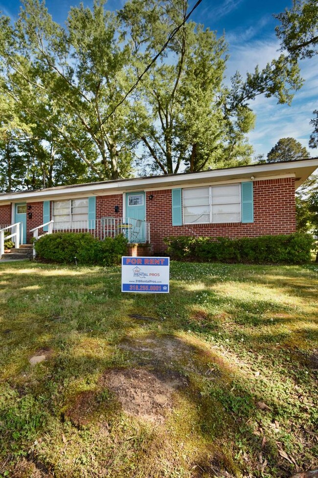 Primary Photo - 209/211 W Virginia Ave. Duplex