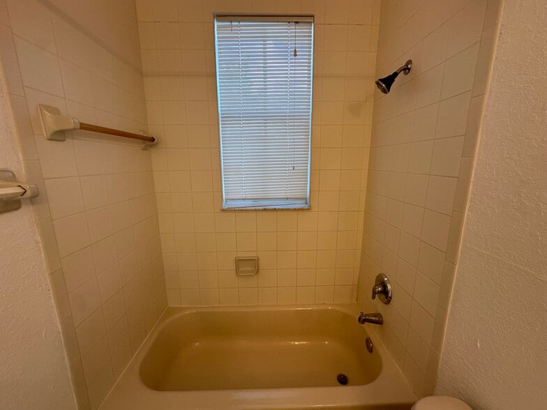 Building Photo - 2755 SE 16th Ave