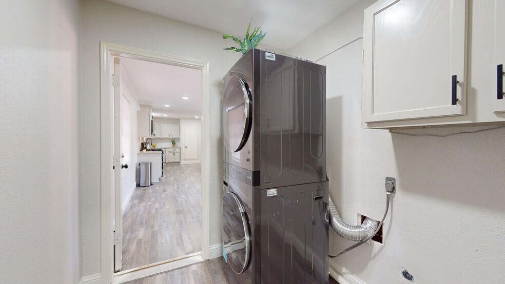 Building Photo - 125 Gramley St