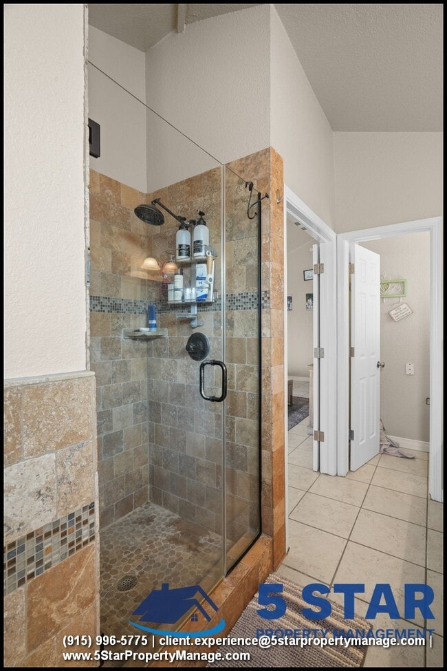 Building Photo - 6052 Bandolero Dr