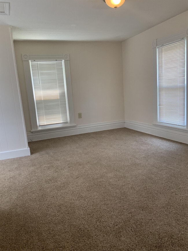 Building Photo - 344 Watt St