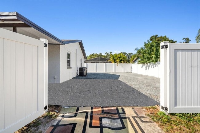 Building Photo - 10187 122nd Ave N