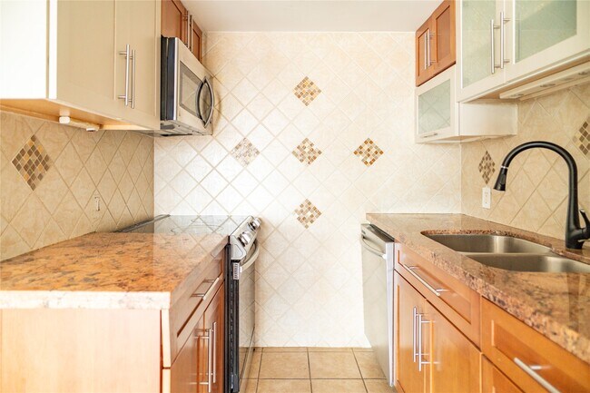 Building Photo - 7510 Hornwood Dr