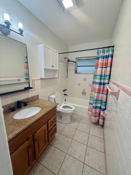 Building Photo - 337 SE 12th Ave