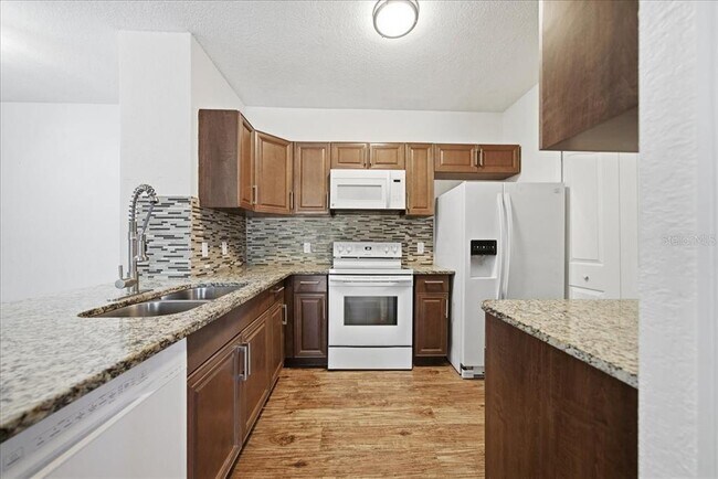 Building Photo - 6141 Metrowest Blvd